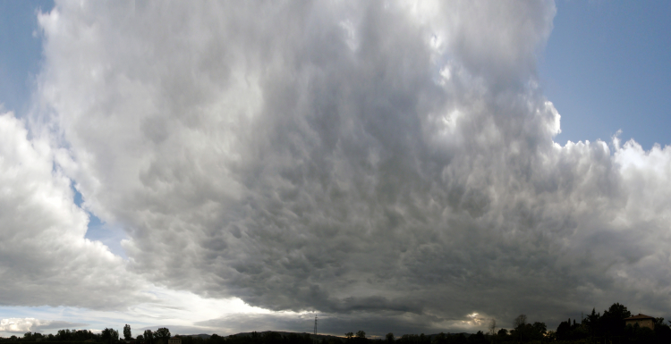 Clouds over Scandiano - Fellegara, Scandiano, Reggio Emilia, Italy - October 18, 2009